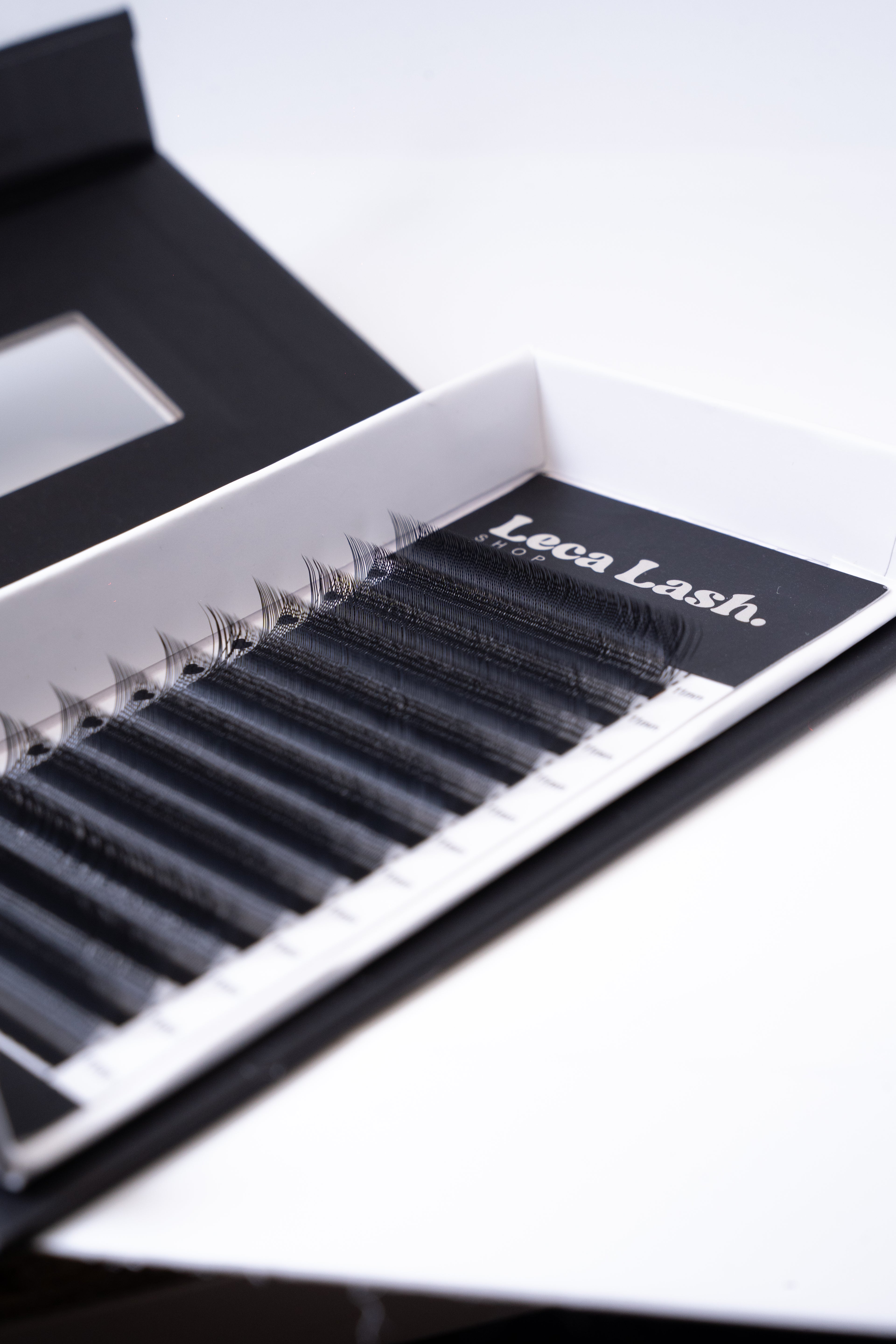 Extensions de cils YY | Leca Lash